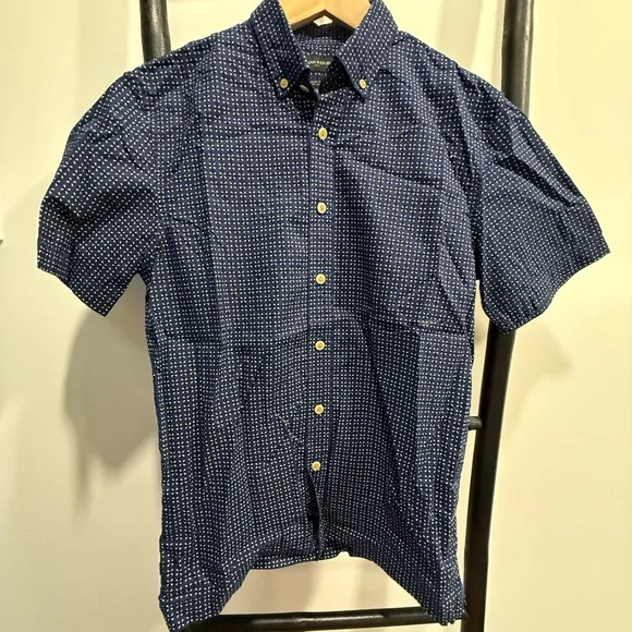 Banana Republic Navy and White Patterned Men's Shirt - Picture 7 of 8